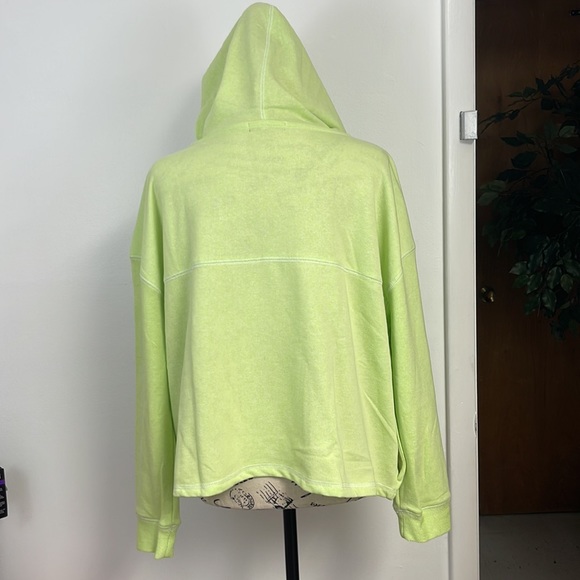 - Brand new with tags Woman’s Steve Madden hooded sweatshirt. Size XXL. - Picture 10 of 16
